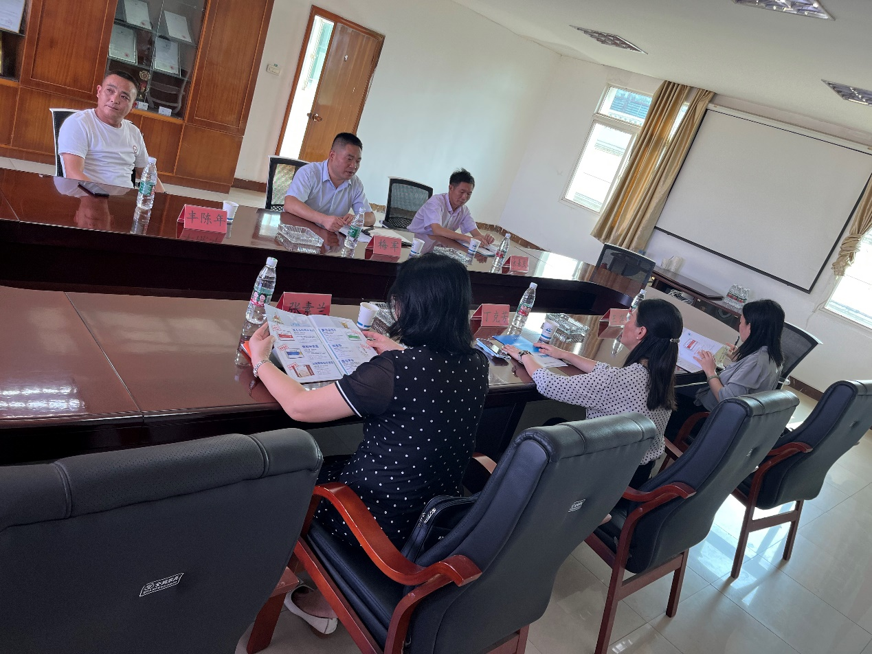 黄石市卫健委党组书记丁克芳来公司调研(图8) 黄石市卫健委党组书记丁克芳来公司调研(图8)